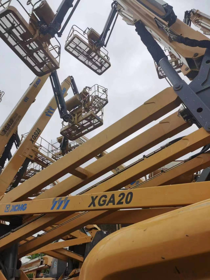 XCMG Official Second Hand Hydraulic Boom Lift XGA20 20m Aerial Work Platform Price List - Személyemelő: 3 kép. XCMG Official Second Hand Hydraulic Boom Lift XGA20 20m Aerial Work Platform Price List - Személyemelő: 3 kép.