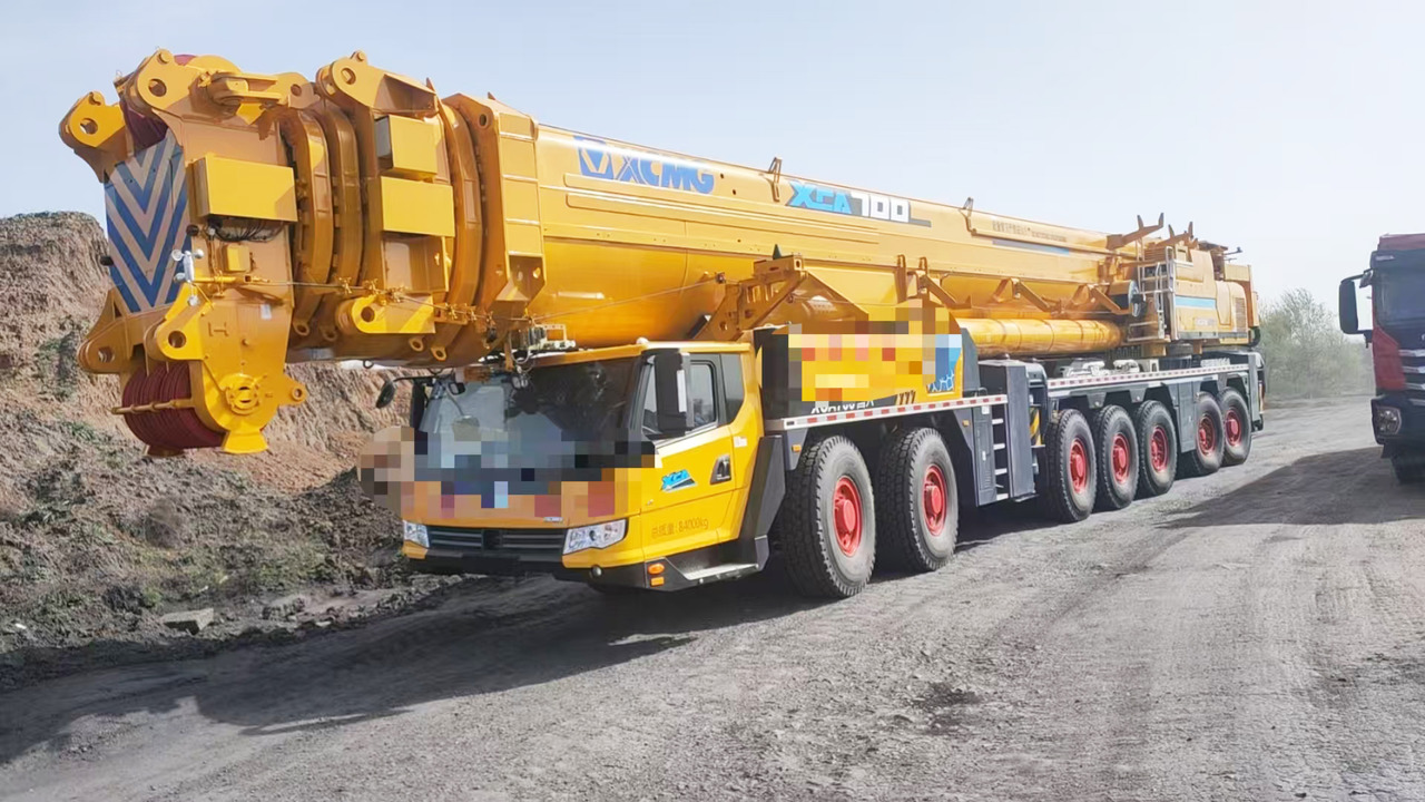 XCMG Official Second Hand Mobile Truck Crane XCA700 All Terrain Cranes With High Quality - Terepjáró autódaru: 2 kép. XCMG Official Second Hand Mobile Truck Crane XCA700 All Terrain Cranes With High Quality - Terepjáró autódaru: 2 kép.