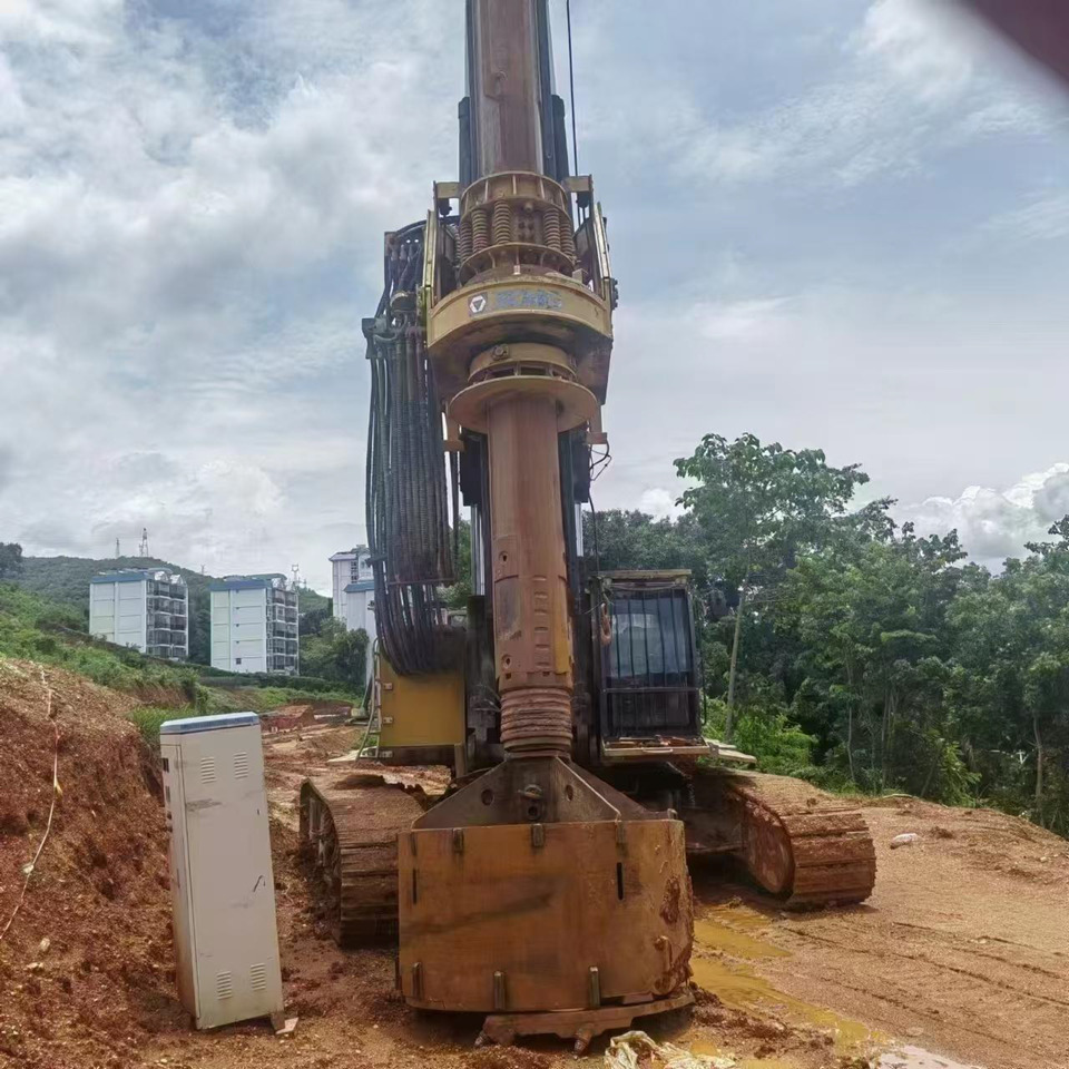 XCMG Official Second Hand Piling Rig Rotary Drilling XR280E Used Drill Rigs For Sale - Fúrógép: 2 kép. XCMG Official Second Hand Piling Rig Rotary Drilling XR280E Used Drill Rigs For Sale - Fúrógép: 2 kép.