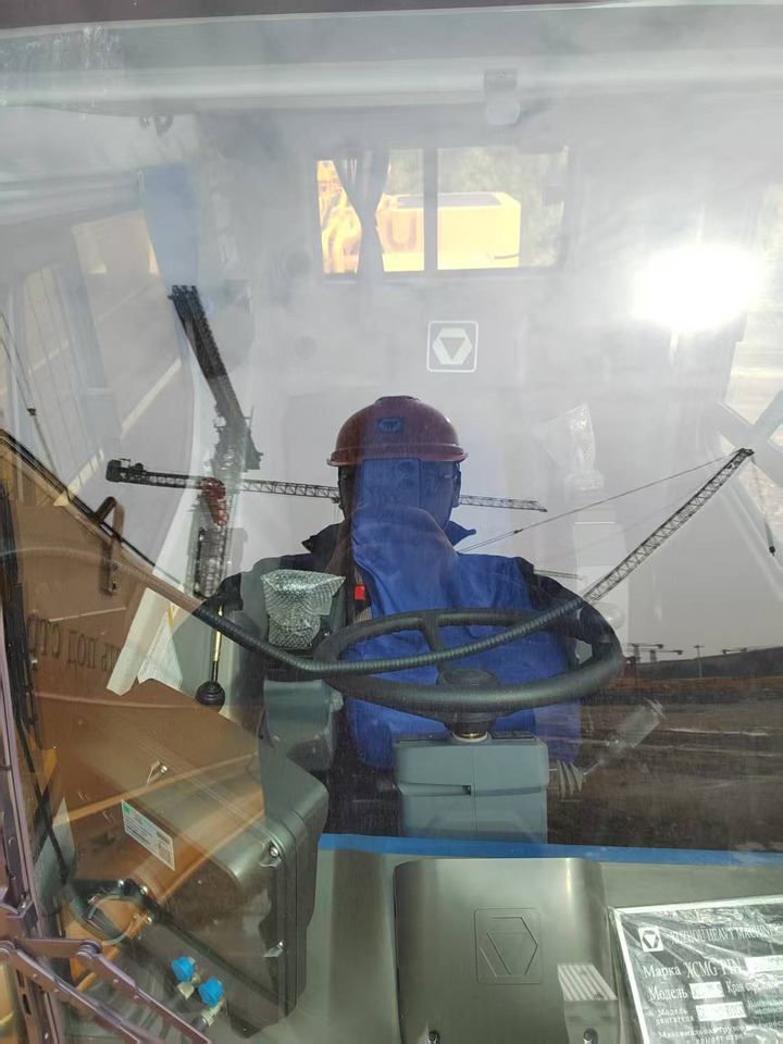 XCMG Official Second Hand Rough Terrain Cranes XCR70_S 70t Truck Crane Price For Sale - Terepjáró mobil daru: 5 kép. XCMG Official Second Hand Rough Terrain Cranes XCR70_S 70t Truck Crane Price For Sale - Terepjáró mobil daru: 5 kép.