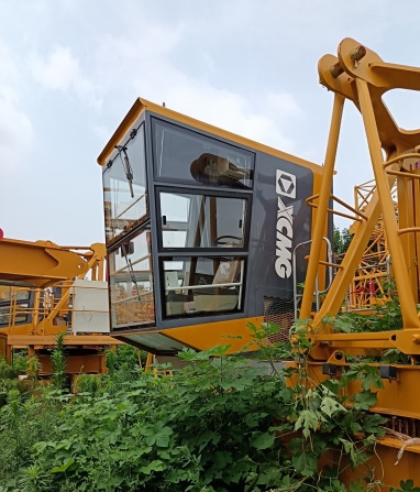 Toronydaru XCMG Official Small Tower Crane XGT6013-6S1 Max Load 6t Used Topless Tower Crane For Sale: 6 kép. Toronydaru XCMG Official Small Tower Crane XGT6013-6S1 Max Load 6t Used Topless Tower Crane For Sale: 6 kép.