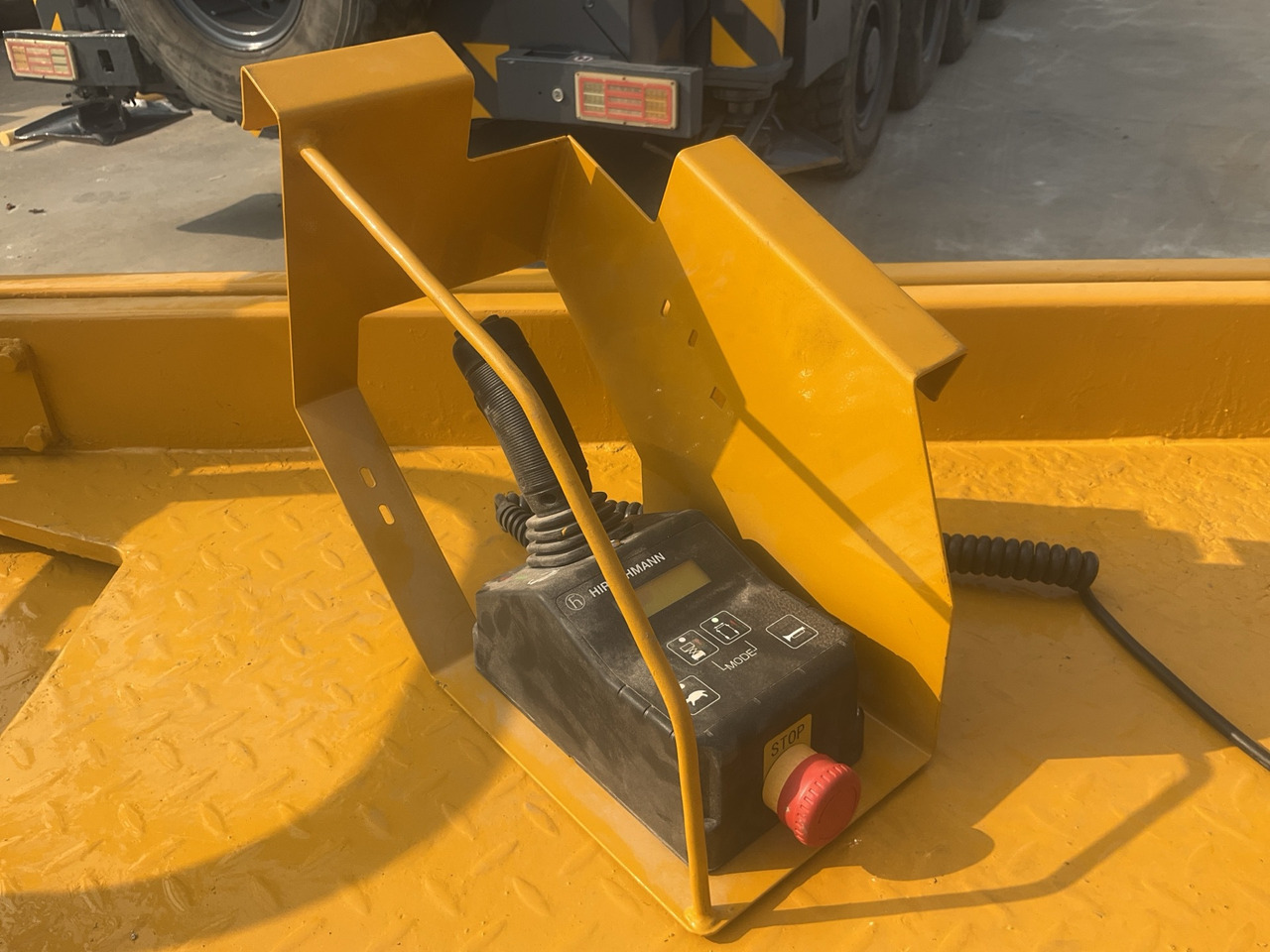 XCMG Official Used Aerial Work Platforms GTJZ0607 Mobile Scissor Lift For Sale - Ollós emelő: 5 kép. XCMG Official Used Aerial Work Platforms GTJZ0607 Mobile Scissor Lift For Sale - Ollós emelő: 5 kép.