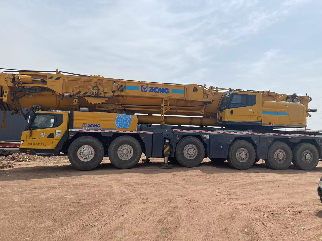 XCMG Official Used All Terrain Crane XCA300-1 300 Ton Mobile Crane Price - Terepjáró autódaru: 2 kép. XCMG Official Used All Terrain Crane XCA300-1 300 Ton Mobile Crane Price - Terepjáró autódaru: 2 kép.