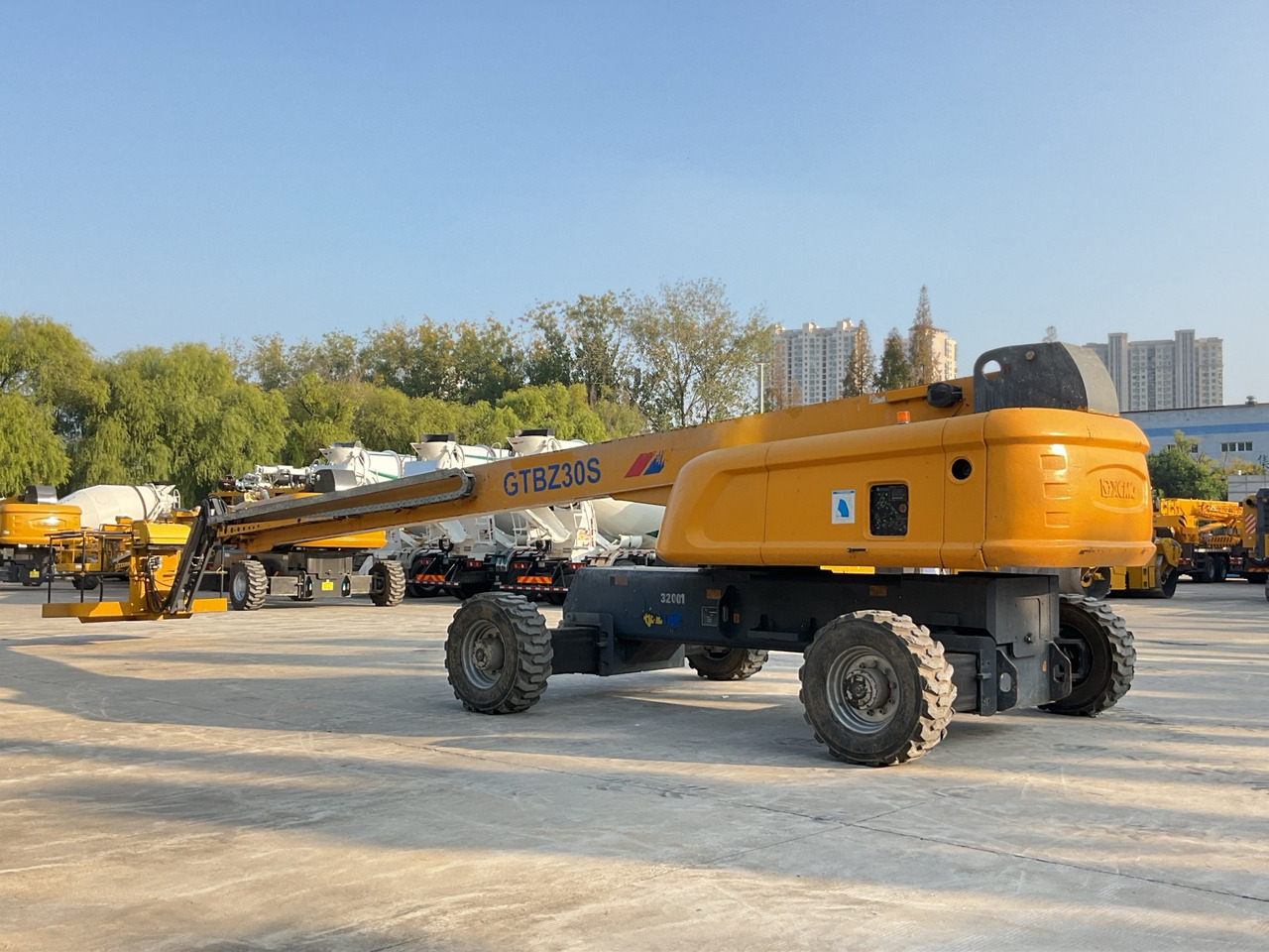 XCMG Official Used Boom Lift Telescoping Lift GTBZ32S 32m Aerial Work Platform For Sale - Teleszkópos emelő: 4 kép. XCMG Official Used Boom Lift Telescoping Lift GTBZ32S 32m Aerial Work Platform For Sale - Teleszkópos emelő: 4 kép.
