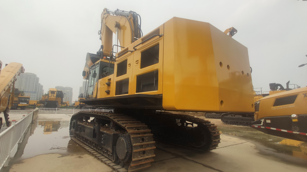 XCMG Official Used Heavy Duty Crawler Excavators XE1050 100Ton Mine Excavator For Sale - Lánctalpas kotró: 2 kép. XCMG Official Used Heavy Duty Crawler Excavators XE1050 100Ton Mine Excavator For Sale - Lánctalpas kotró: 2 kép.