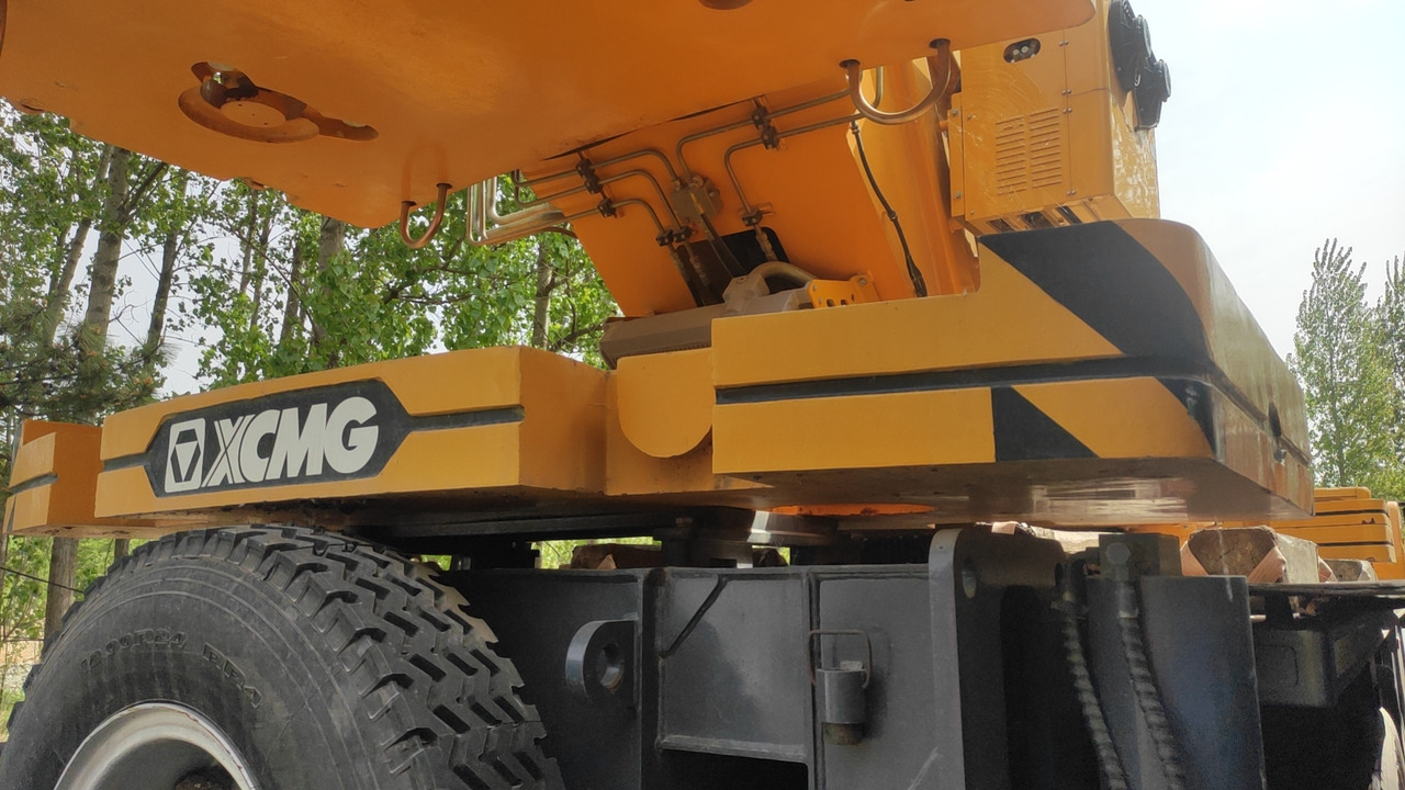 XCMG Official Used Mobile Crane QY80K5C 80 Ton Pickup Truck Crane - Autódaru: 5 kép. XCMG Official Used Mobile Crane QY80K5C 80 Ton Pickup Truck Crane - Autódaru: 5 kép.