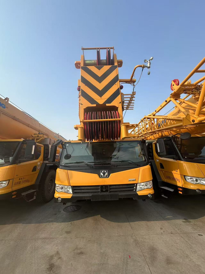 XCMG Official Used Mobile Hydraulic Truck Cranes XCA180L8C All Terrain Cranes Price - Terepjáró autódaru: 2 kép. XCMG Official Used Mobile Hydraulic Truck Cranes XCA180L8C All Terrain Cranes Price - Terepjáró autódaru: 2 kép.