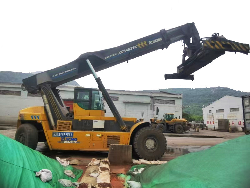 XCMG Official Used Mobile Reach Stacker 45 Tons XCS4531K For Container Price List - Konténerrakodó: 5 kép. XCMG Official Used Mobile Reach Stacker 45 Tons XCS4531K For Container Price List - Konténerrakodó: 5 kép.