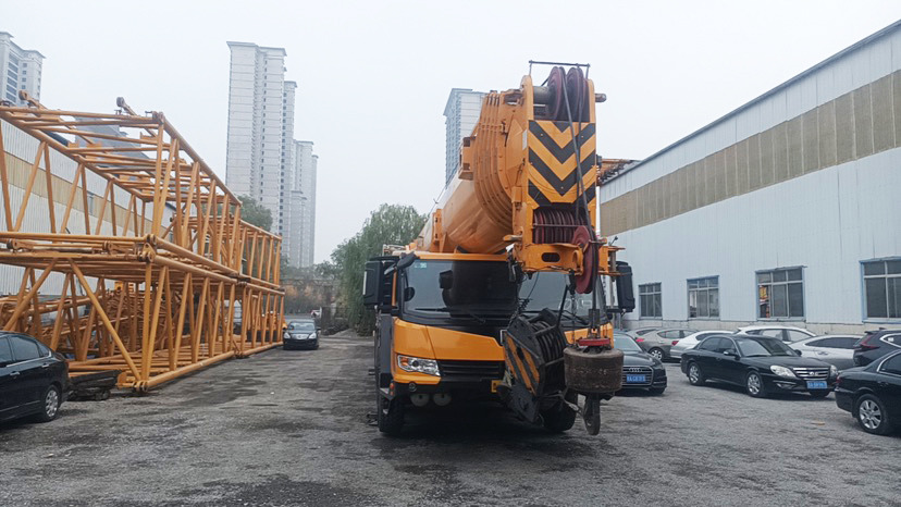 XCMG Official Used Pickup Truck Crane XCA130L7_1 300ton Truck Crane Price - Terepjáró autódaru: 3 kép. XCMG Official Used Pickup Truck Crane XCA130L7_1 300ton Truck Crane Price - Terepjáró autódaru: 3 kép.