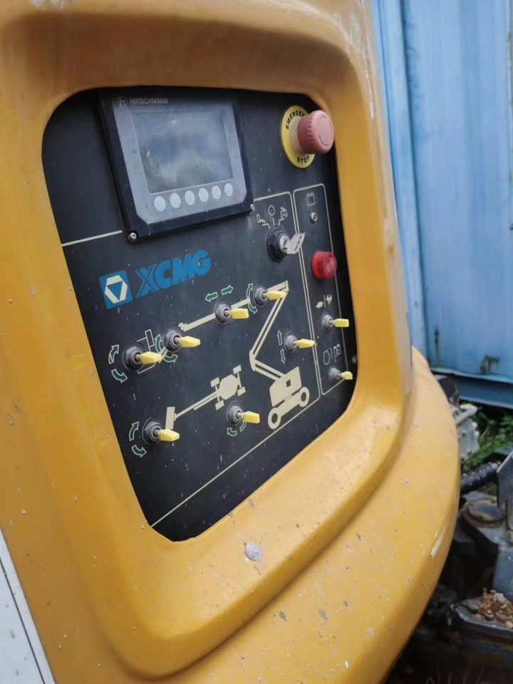 XCMG Official Used Self Propelled Boom Lift XGA20 20m Aerial Work Platform For Sale - Személyemelő: 4 kép. XCMG Official Used Self Propelled Boom Lift XGA20 20m Aerial Work Platform For Sale - Személyemelő: 4 kép.