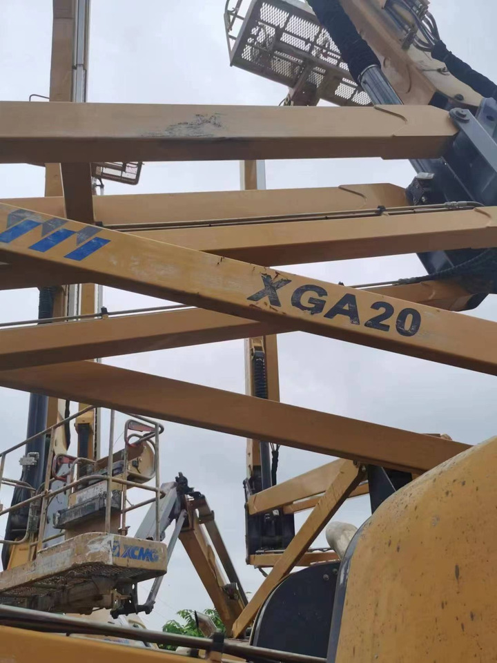XCMG Official Used Self Propelled Boom Lift XGA20 20m Aerial Work Platform For Sale - Személyemelő: 3 kép. XCMG Official Used Self Propelled Boom Lift XGA20 20m Aerial Work Platform For Sale - Személyemelő: 3 kép.