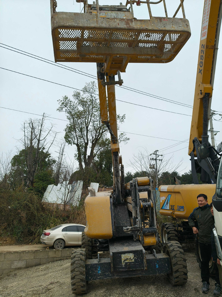 XCMG Official Used Towable 16m Boom Lift XGA16 Small Cherry Picker Price - Személyemelő: 2 kép. XCMG Official Used Towable 16m Boom Lift XGA16 Small Cherry Picker Price - Személyemelő: 2 kép.