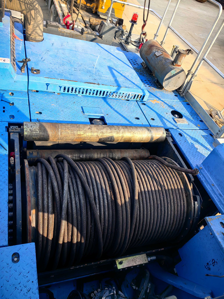 XCMG Official Used rotary drilling rig XR240E 80m Hydraulic Piling Rig Machine For Sale - Fúrógép: 3 kép. XCMG Official Used rotary drilling rig XR240E 80m Hydraulic Piling Rig Machine For Sale - Fúrógép: 3 kép.