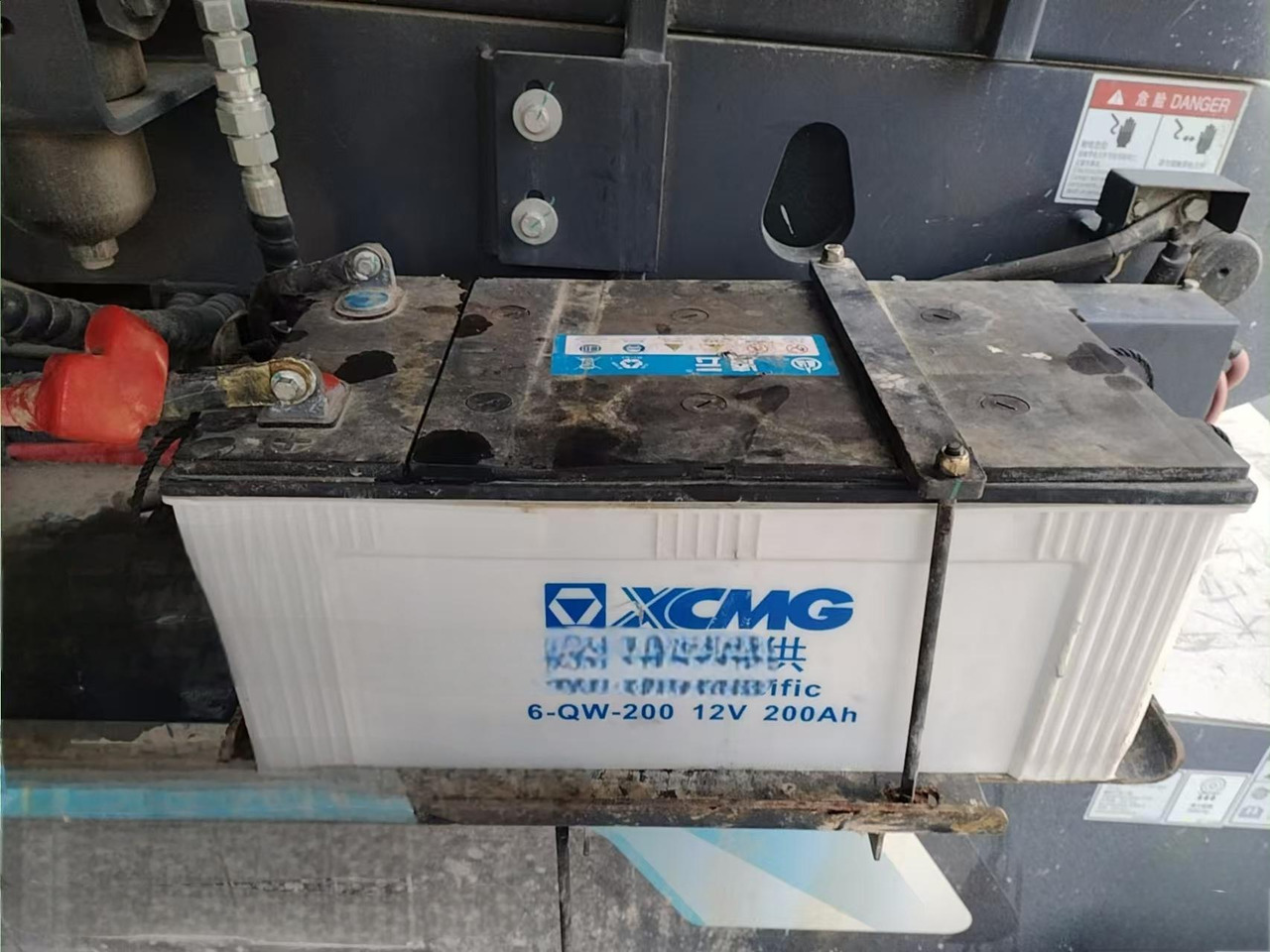 XCMG Official XGS22 Used Hydraulic Towable Boom Lift 22m Cherry Picker Price - Teleszkópos emelő: 2 kép. XCMG Official XGS22 Used Hydraulic Towable Boom Lift 22m Cherry Picker Price - Teleszkópos emelő: 2 kép.