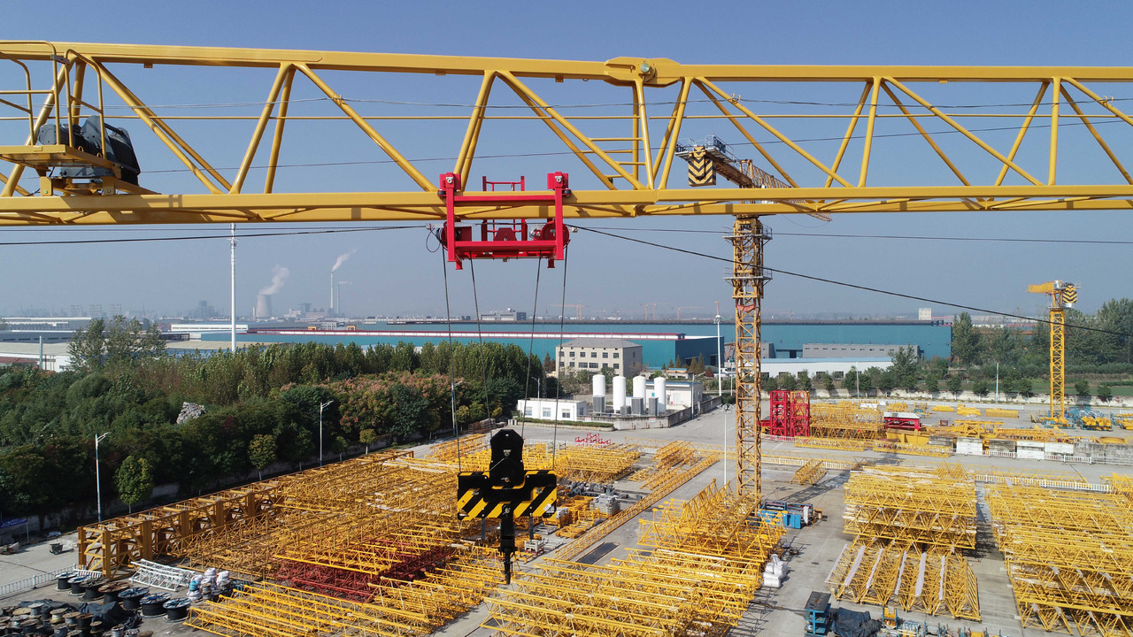XCMG Official XGT6515B-10S 10Ton 60-meter Construction Buliding Flat Top Tower Crane In Stock - Toronydaru: 3 kép. XCMG Official XGT6515B-10S 10Ton 60-meter Construction Buliding Flat Top Tower Crane In Stock - Toronydaru: 3 kép.