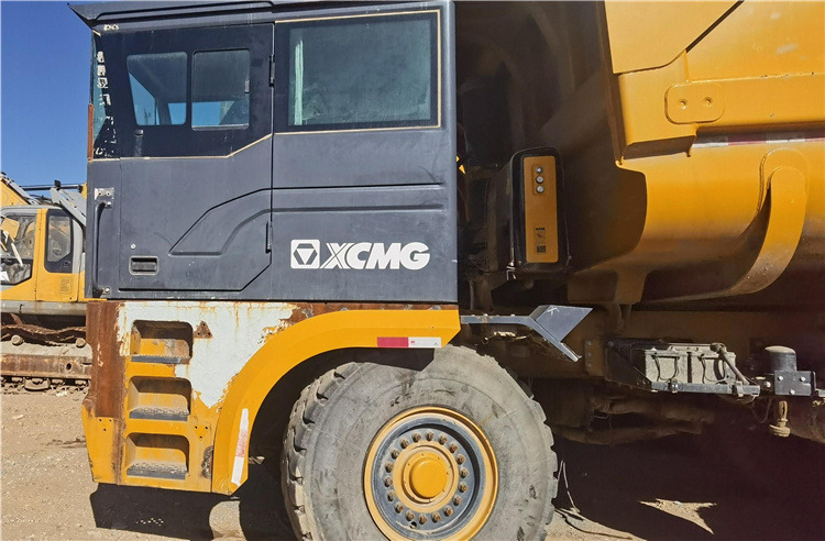 XCMG Official Xdm80 70 Ton Second Hand Used Mining Dump Truck in Good Condition - Bánya teherautó: 2 kép. XCMG Official Xdm80 70 Ton Second Hand Used Mining Dump Truck in Good Condition - Bánya teherautó: 2 kép.