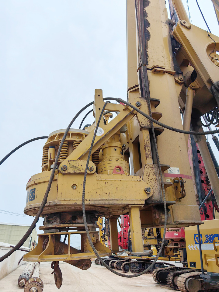 XCMG Offiical Used Rotary Drilling Rigs Drilling Machine XR220D Pile Drilling Rig For Sale - Fúrógép: 5 kép. XCMG Offiical Used Rotary Drilling Rigs Drilling Machine XR220D Pile Drilling Rig For Sale - Fúrógép: 5 kép.