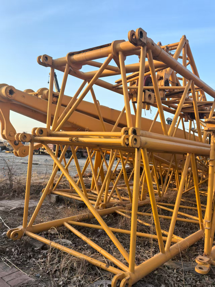 XCMG QAY500 used 500ton diesel all terrain truck crane with telescopic arm price - Terepjáró autódaru: 4 kép. XCMG QAY500 used 500ton diesel all terrain truck crane with telescopic arm price - Terepjáró autódaru: 4 kép.