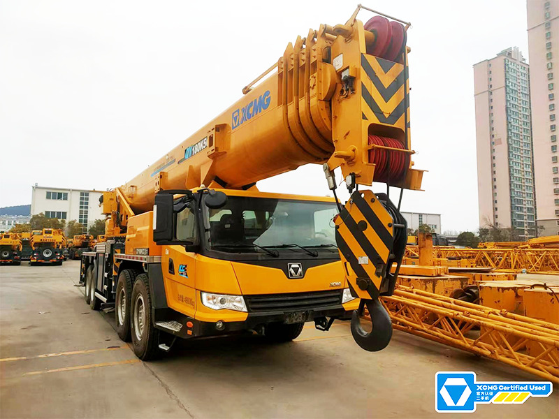 XCMG QY180K5C 180ton second hand truck crane for sale - Autódaru: 5 kép. XCMG QY180K5C 180ton second hand truck crane for sale - Autódaru: 5 kép.