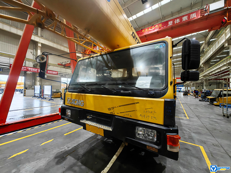 XCMG QY25K5F 25ton hot sale used mobile hydraulic crane price - Autódaru: 2 kép. XCMG QY25K5F 25ton hot sale used mobile hydraulic crane price - Autódaru: 2 kép.