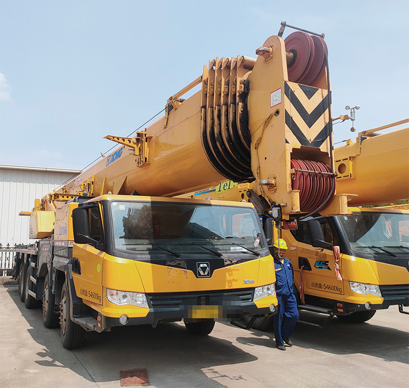 XCMG QY95K7C 95ton mobile truck crane 2021 price - Autódaru: 2 kép. XCMG QY95K7C 95ton mobile truck crane 2021 price - Autódaru: 2 kép.