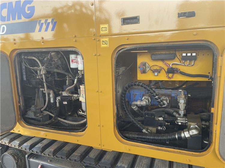 XCMG Second Hand HDD Drill Rigs Xz320d Used Horizontal Directional Drilling Machine for Sale - Irányított fúrógép: 4 kép. XCMG Second Hand HDD Drill Rigs Xz320d Used Horizontal Directional Drilling Machine for Sale - Irányított fúrógép: 4 kép.