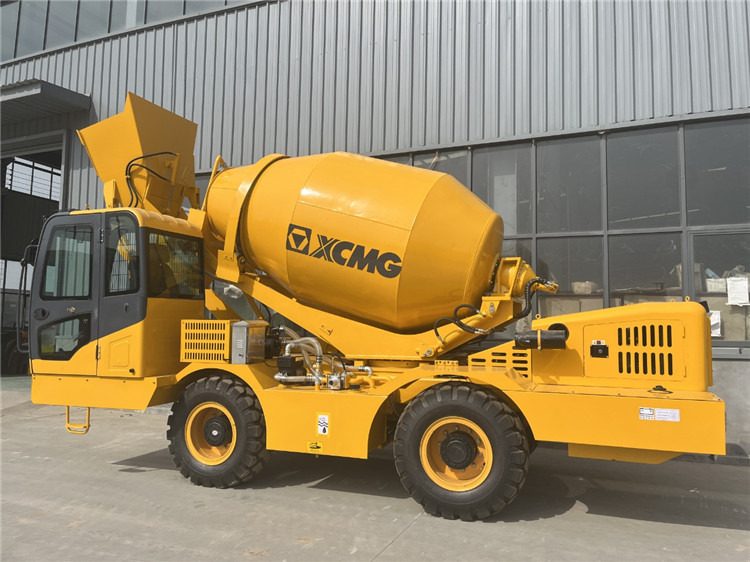 XCMG Self Loading Concrete Mixer 3.5m3 Portable Diesel Mini Small Concrete Cement Mixer for Sale - Betonkeverő: 3 kép. XCMG Self Loading Concrete Mixer 3.5m3 Portable Diesel Mini Small Concrete Cement Mixer for Sale - Betonkeverő: 3 kép.