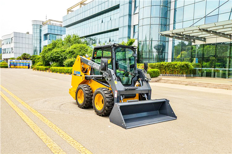 XCMG XC7-SR08 China brand XCMG mini wheel loader skid steer price - Mini homlokrakodó: 4 kép. XCMG XC7-SR08 China brand XCMG mini wheel loader skid steer price - Mini homlokrakodó: 4 kép.