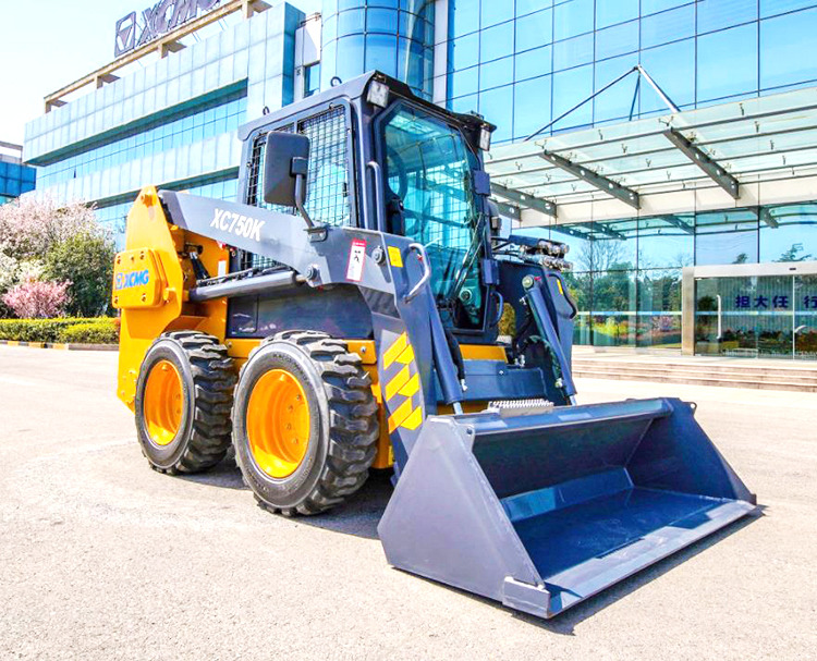 XCMG XC750K small mini wheel loader skid steer for farm use - Mini homlokrakodó: 2 kép. XCMG XC750K small mini wheel loader skid steer for farm use - Mini homlokrakodó: 2 kép.