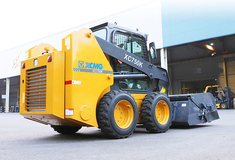 XCMG XC750K small mini wheel loader skid steer for farm use - Mini homlokrakodó: 4 kép. XCMG XC750K small mini wheel loader skid steer for farm use - Mini homlokrakodó: 4 kép.