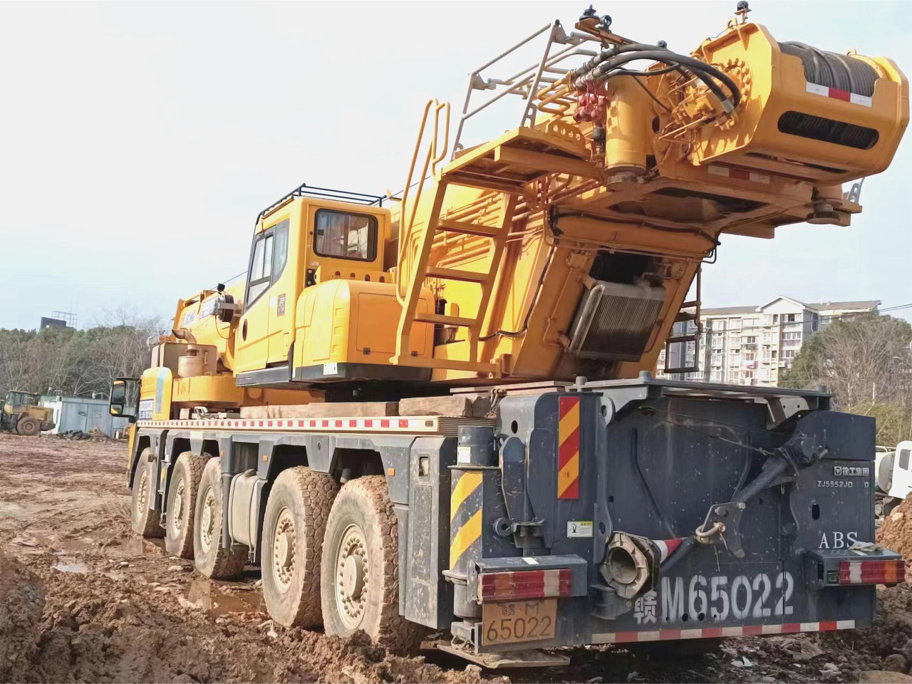 XCMG XCA130L7 Second Hand Mobile Truck Crane 130 Ton Used All Terrain Crane - Terepjáró autódaru: 3 kép. XCMG XCA130L7 Second Hand Mobile Truck Crane 130 Ton Used All Terrain Crane - Terepjáró autódaru: 3 kép.