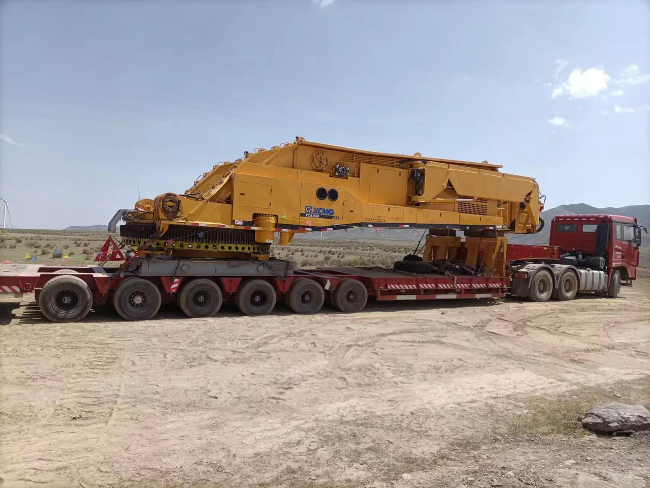 XCMG XCA2600 Used 2600 Ton Large All Terrain Truck Crane with Good Performance - Terepjáró autódaru: 4 kép. XCMG XCA2600 Used 2600 Ton Large All Terrain Truck Crane with Good Performance - Terepjáró autódaru: 4 kép.
