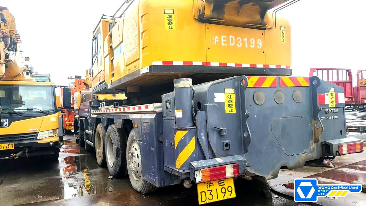 XCMG XCT130 130ton diesel second hand crane truck - Autódaru: 5 kép. XCMG XCT130 130ton diesel second hand crane truck - Autódaru: 5 kép.