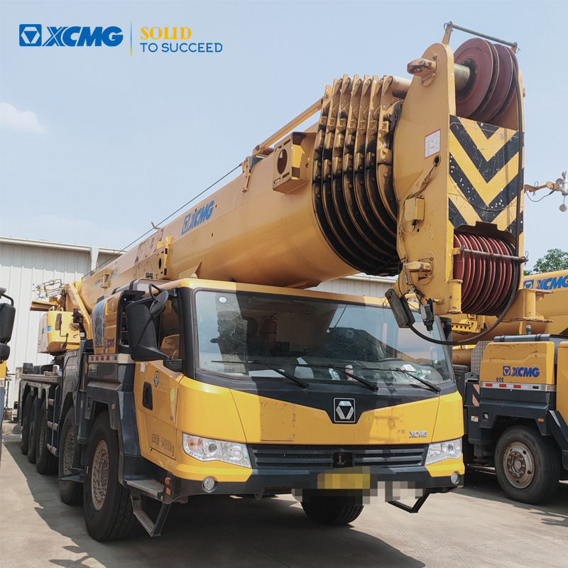 XCMG XCT130L8 second hand 130ton small hydraulic crane for sale - Autódaru: 1 kép. XCMG XCT130L8 second hand 130ton small hydraulic crane for sale - Autódaru: 1 kép.