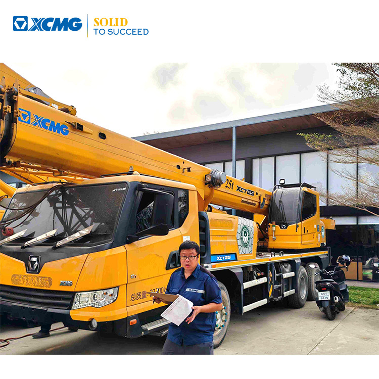 XCMG XCT16_Y 16ton mobile drive 4-Section Telescopic Crane truck - Autódaru: 1 kép. XCMG XCT16_Y 16ton mobile drive 4-Section Telescopic Crane truck - Autódaru: 1 kép.