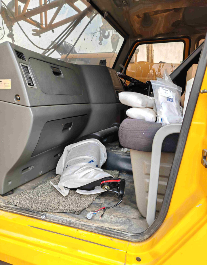 XCMG XCT16_Y 16ton mobile drive 4-Section Telescopic Crane truck - Autódaru: 2 kép. XCMG XCT16_Y 16ton mobile drive 4-Section Telescopic Crane truck - Autódaru: 2 kép.