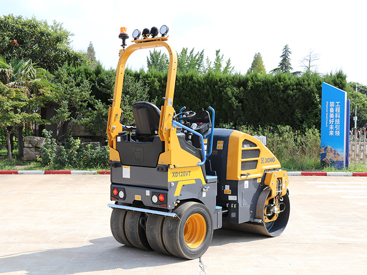 XCMG XD120VT diesel 2ton Light Mini Road Roller Machine - Úthenger: 4 kép. XCMG XD120VT diesel 2ton Light Mini Road Roller Machine - Úthenger: 4 kép.