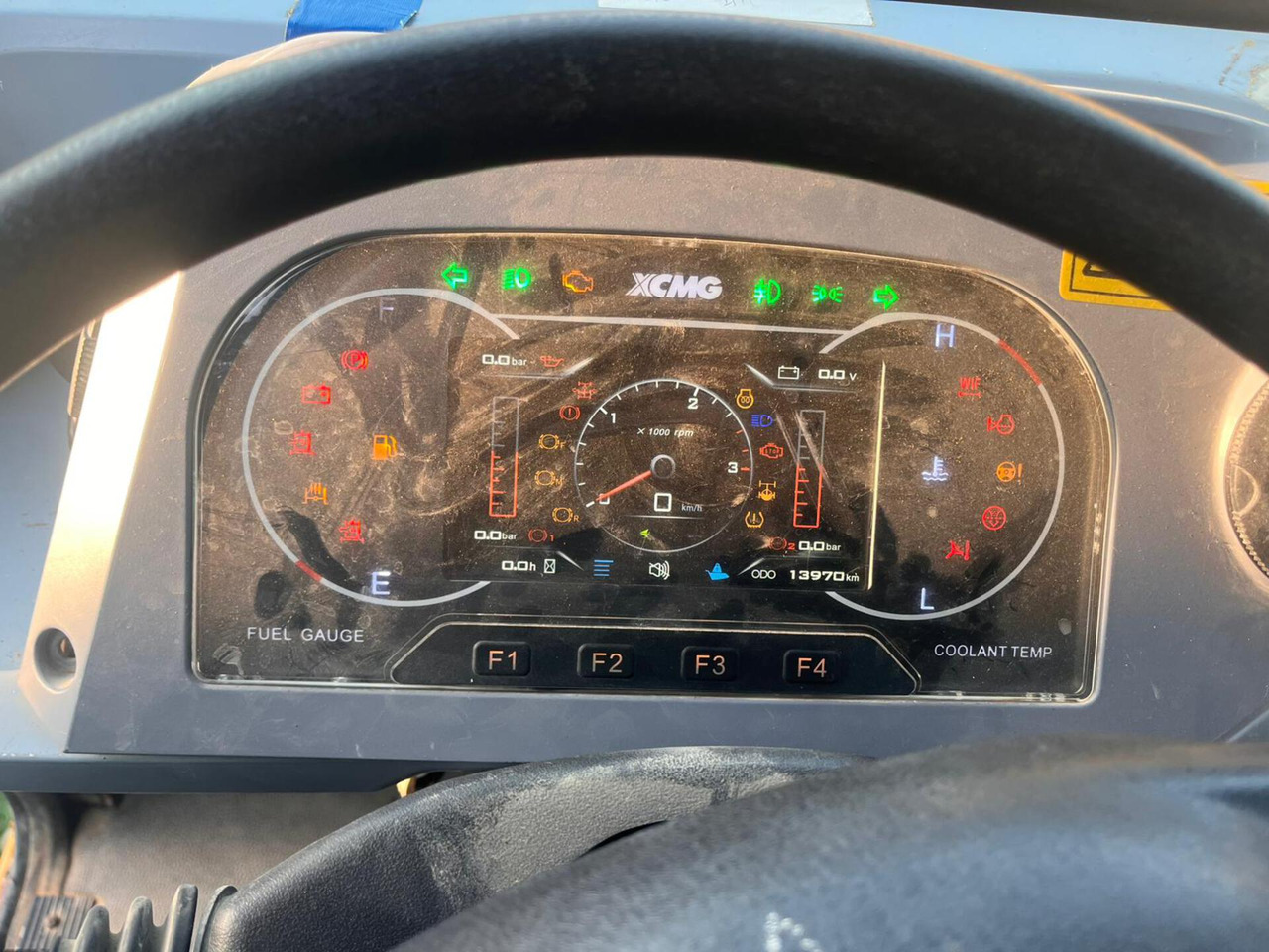 XCMG XDR85T large 85ton mining truck wheeled - Bányászati gépek: 2 kép. XCMG XDR85T large 85ton mining truck wheeled - Bányászati gépek: 2 kép.