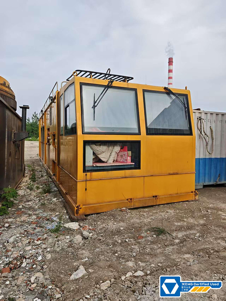 XCMG XGC28000 used 2000ton large tons crawler crane price - Lánctalpas daru: 4 kép. XCMG XGC28000 used 2000ton large tons crawler crane price - Lánctalpas daru: 4 kép.