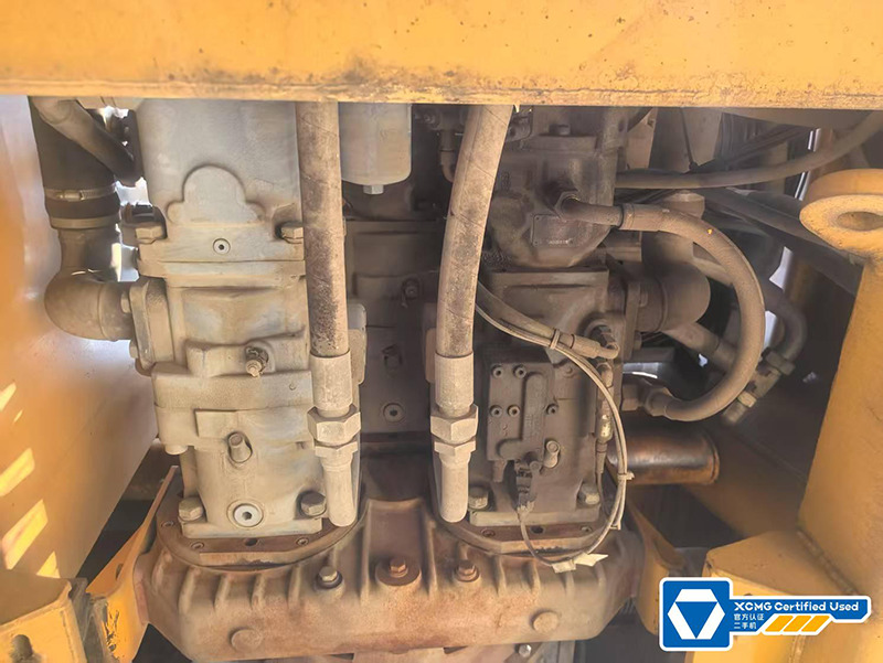 XCMG XGC500 500ton used hydraulic lift machine price - Lánctalpas daru: 4 kép. XCMG XGC500 500ton used hydraulic lift machine price - Lánctalpas daru: 4 kép.