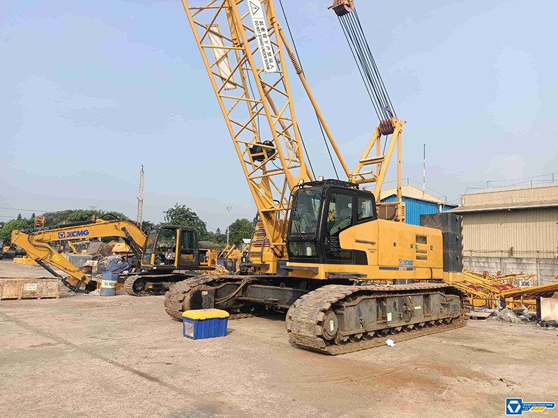 XCMG XGC75 small used 75ton crwler crane mobile with with Main Boom 58m - Lánctalpas daru: 3 kép. XCMG XGC75 small used 75ton crwler crane mobile with with Main Boom 58m - Lánctalpas daru: 3 kép.