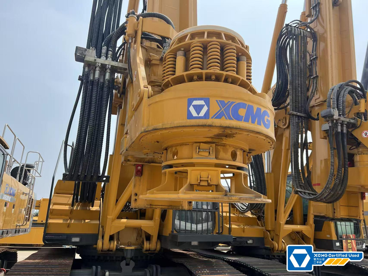 XCMG XR280D used hydraulic rotary drilling rig machine price - Fúrógép: 4 kép. XCMG XR280D used hydraulic rotary drilling rig machine price - Fúrógép: 4 kép.