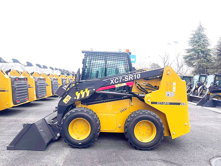 XCMG diesel skid steer wheel loader XC7-SR10 1ton machine price - Mini homlokrakodó: 3 kép. XCMG diesel skid steer wheel loader XC7-SR10 1ton machine price - Mini homlokrakodó: 3 kép.