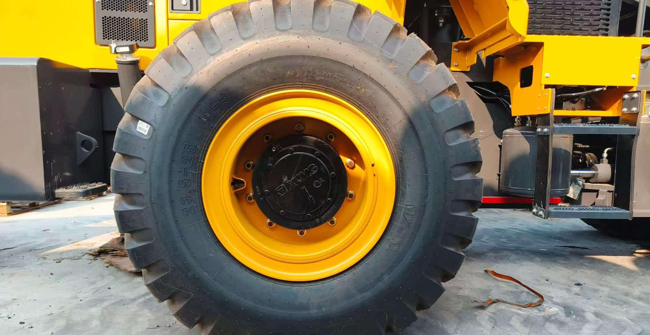 XCMG official ZL50GN 5 ton used hydraulic loader wheeled for sale - Gumikerekes homlokrakodó: 5 kép. XCMG official ZL50GN 5 ton used hydraulic loader wheeled for sale - Gumikerekes homlokrakodó: 5 kép.