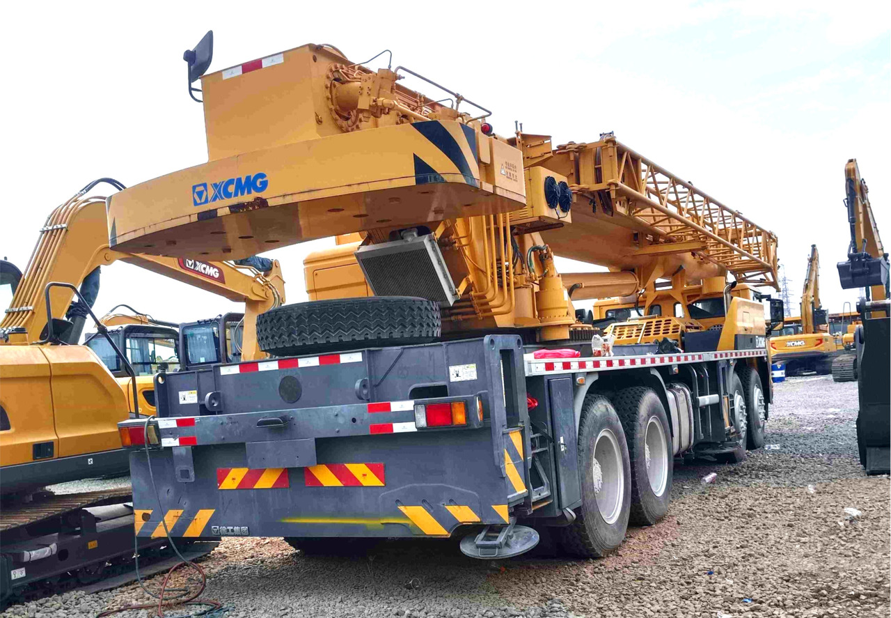 XCMG official used QY55KA-Y Truck Crane for sale - Autódaru: 4 kép. XCMG official used QY55KA-Y Truck Crane for sale - Autódaru: 4 kép.