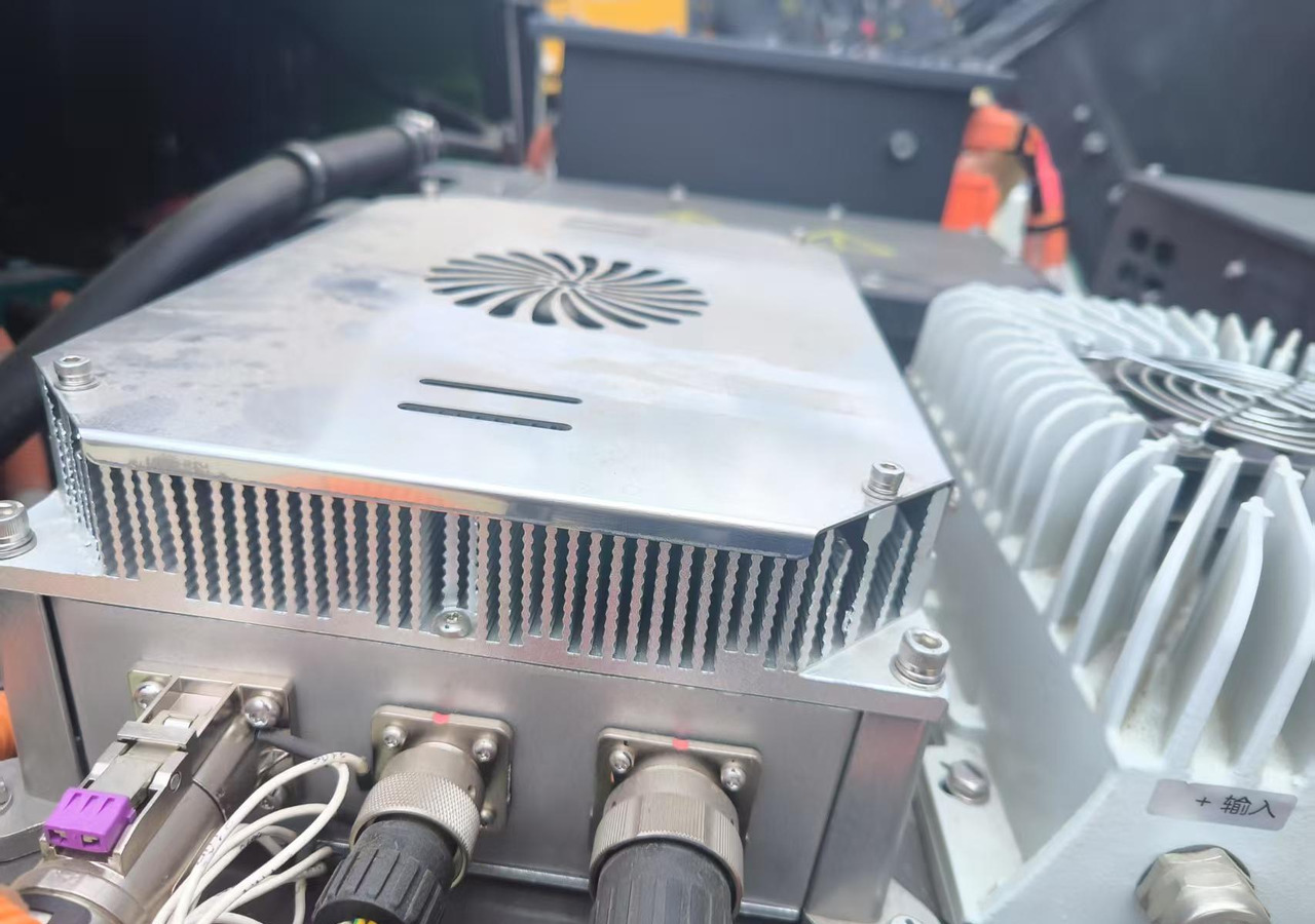 XCMG official used electric small cold milling machine Xm505ep 500mm width - Aszfaltmaró: 3 kép. XCMG official used electric small cold milling machine Xm505ep 500mm width - Aszfaltmaró: 3 kép.