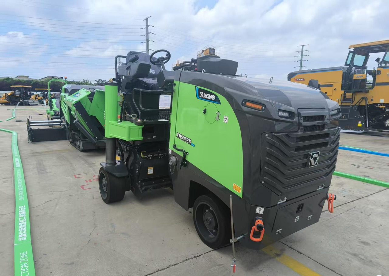 XCMG official used electric small cold milling machine Xm505ep 500mm width - Aszfaltmaró: 5 kép. XCMG official used electric small cold milling machine Xm505ep 500mm width - Aszfaltmaró: 5 kép.