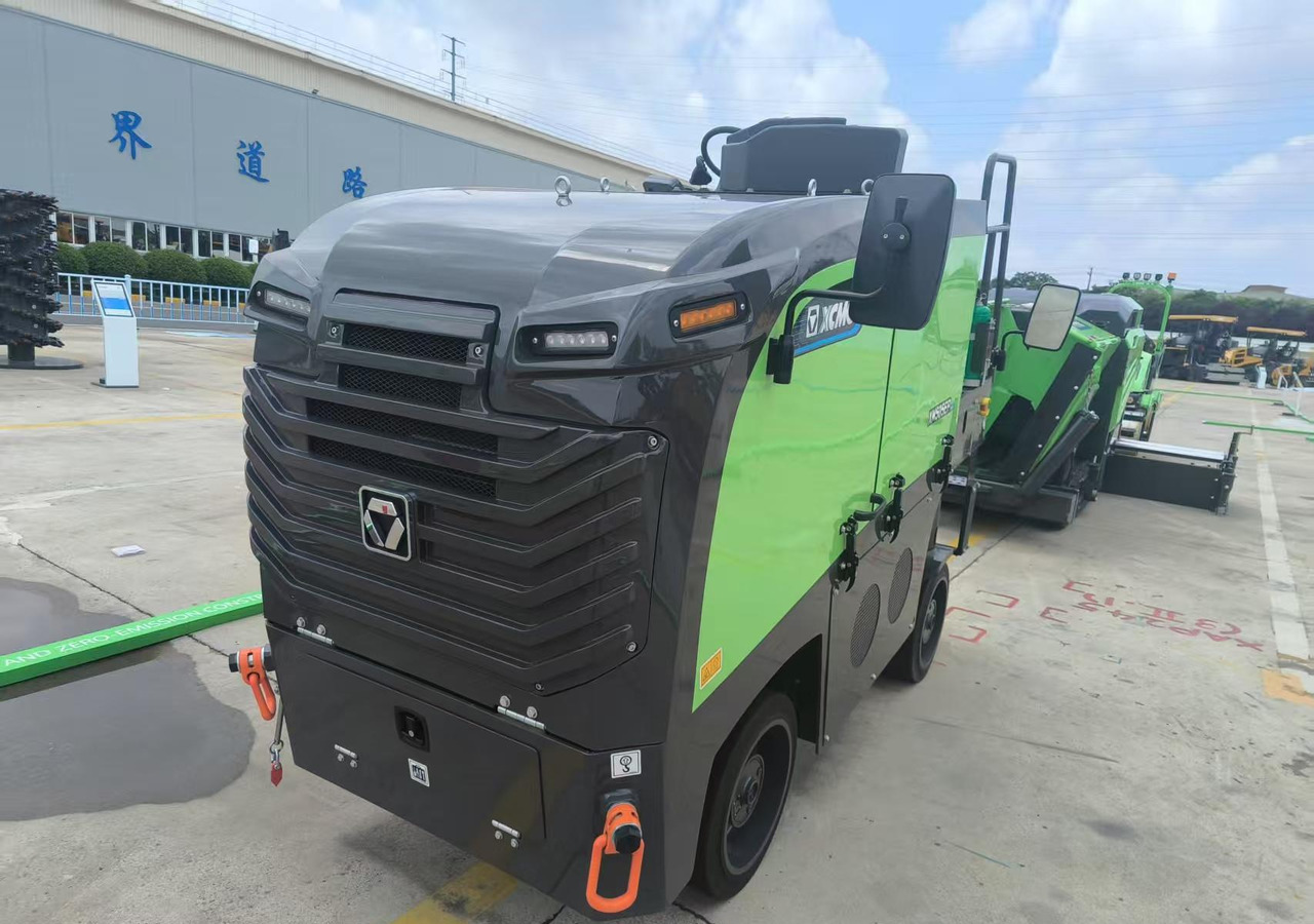 XCMG official used electric small cold milling machine Xm505ep 500mm width - Aszfaltmaró: 4 kép. XCMG official used electric small cold milling machine Xm505ep 500mm width - Aszfaltmaró: 4 kép.