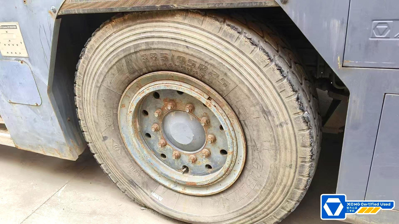 XCMG second hand large ton all terrain crane 650 ton QAY650 - Terepjáró autódaru: 4 kép. XCMG second hand large ton all terrain crane 650 ton QAY650 - Terepjáró autódaru: 4 kép.