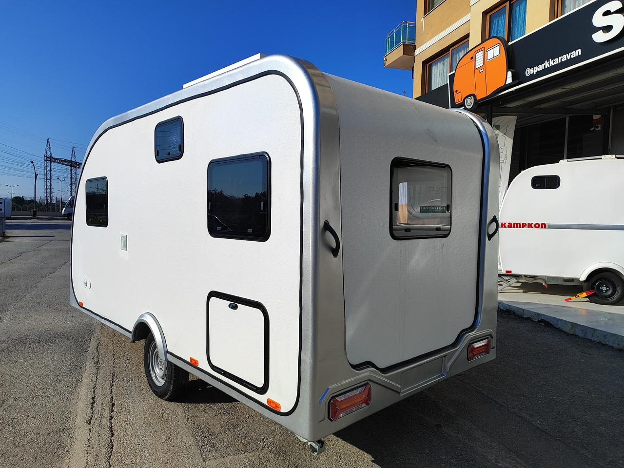 5 STAR CAMPER TRAİLER CTP 450 C 2025 - Lakókocsi: 4 kép. 5 STAR CAMPER TRAİLER CTP 450 C 2025 - Lakókocsi: 4 kép.